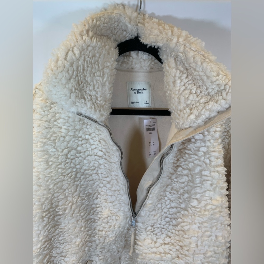 Abercrombie Fitch Women's Sherpa Zip Sweater in Cream White Size Small - Picture 4 of 8
